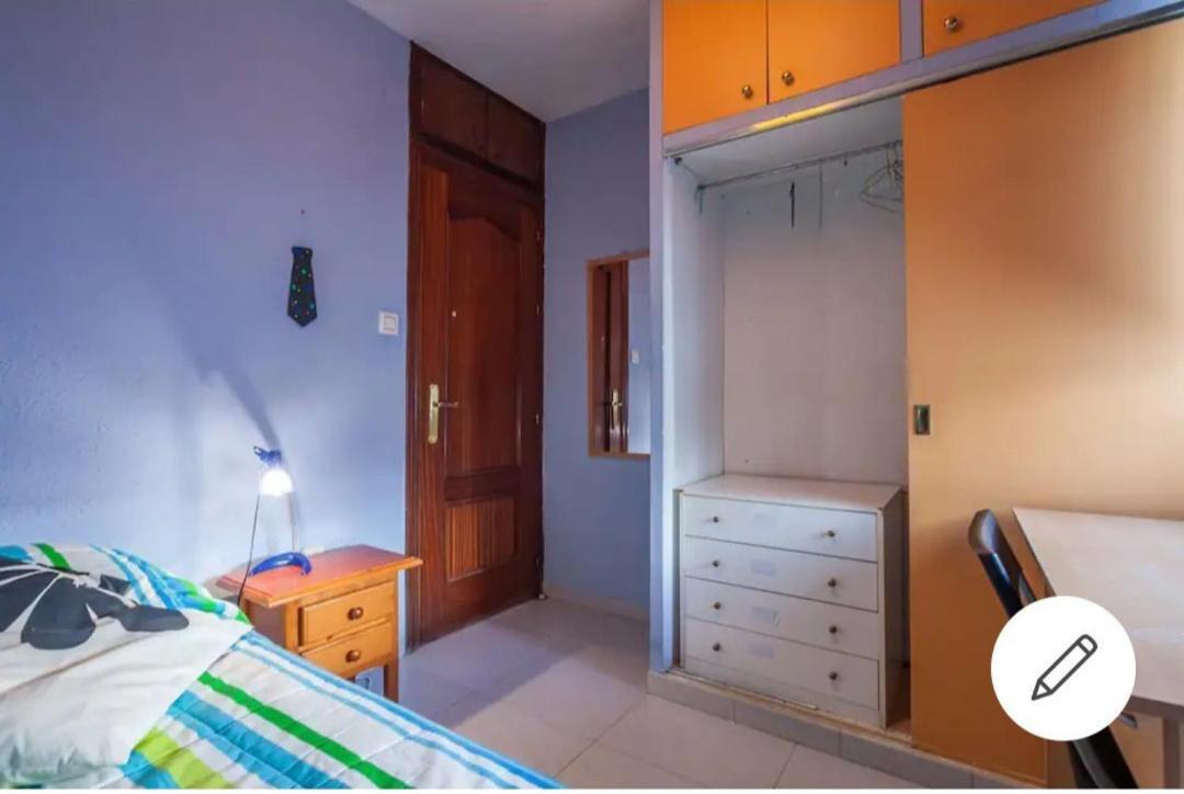 Piso Con Buena Red Wiffi Fibra Optica Alquiler De Habitaciones Sevilla Bagian luar foto