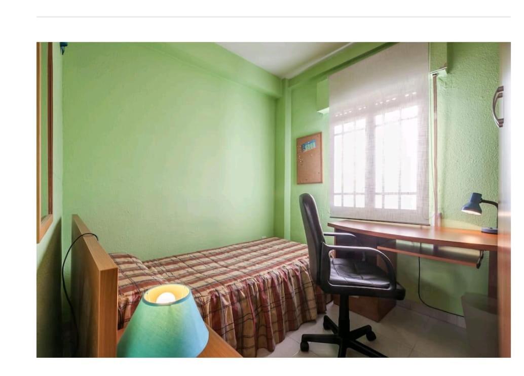 Piso Con Buena Red Wiffi Fibra Optica Alquiler De Habitaciones Sevilla Bagian luar foto